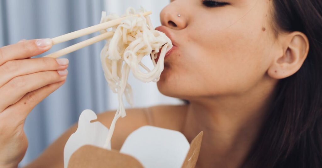 L’alimentation intuitive : comprendre et adopter une approche naturelle de votre rapport à la nourriture découvrez l'alimentation intuitive : une approche bienveillante pour écouter votre corps, retrouver le plaisir de manger et améliorer votre bien-être sans restrictions.