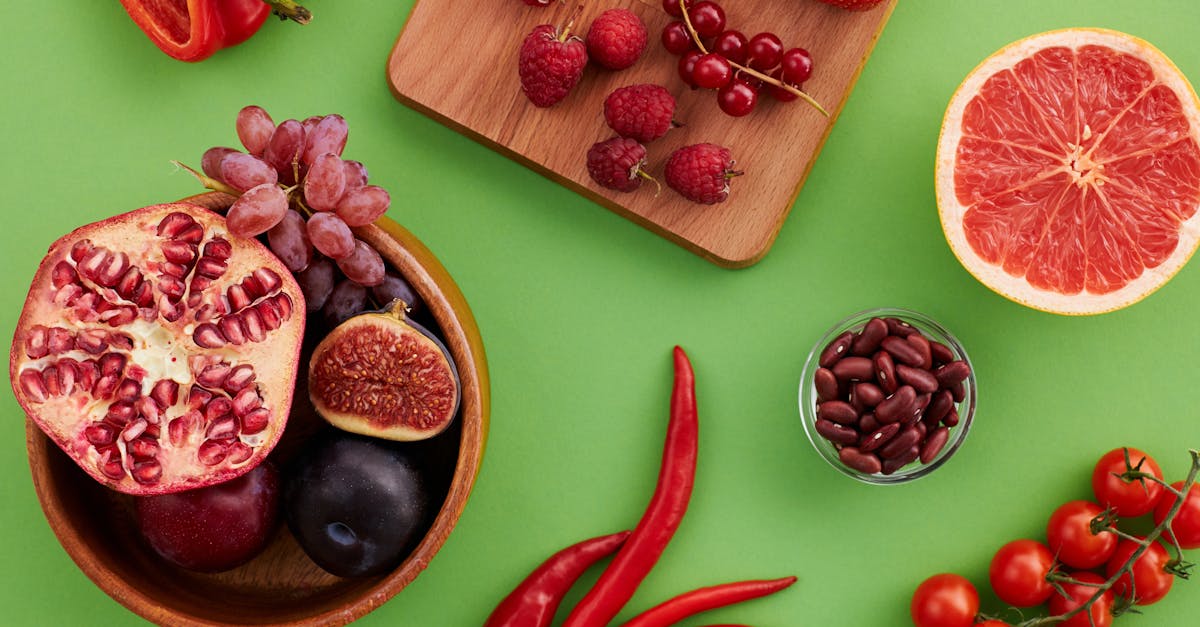 découvrez les aliments efficaces pour prévenir les infections urinaires et renforcer la santé de votre système urinaire au quotidien.