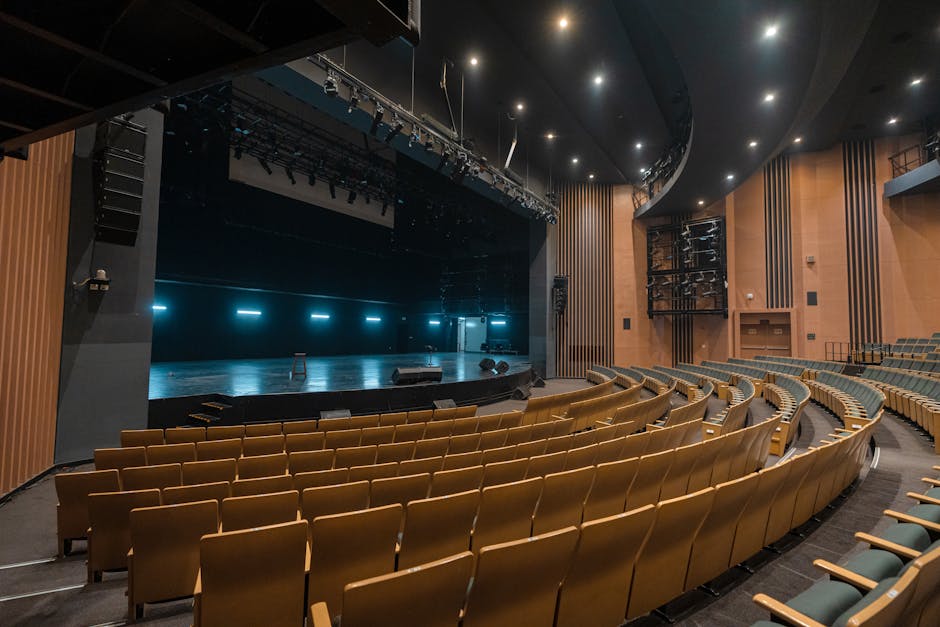 Sound wave reflection in a large empty hall or cathedral