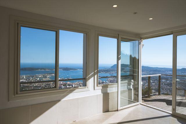 Pourquoi choisir des fenêtres aluminium sur mesure pour un projet de rénovation ?
