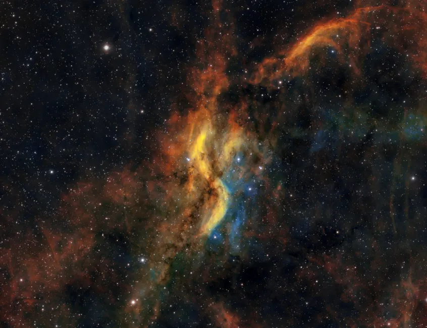 L’espace est-il vraiment complètement vide? Dynamic scene of colorful gas clouds and stars in a cosmic nebula.